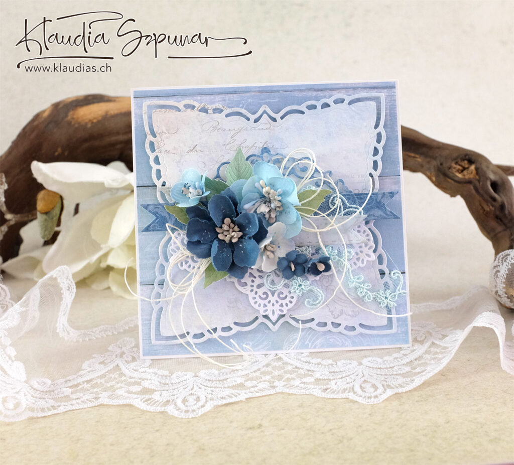 Handgemachte Geburtstagskarte in Blau mit Blumen